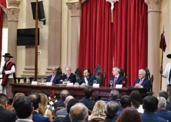 Gustavo Sáenz inauguró el 128° período legislativo con reclamos por coparticipación y balance de gestión