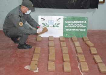 Interceptaron una embarcación proveniente de Bolivia que llevaba más de 25 kilos de pasta base