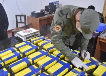 Llevaban 31 kilos de cocaína ocultos en cajones con berenjenas