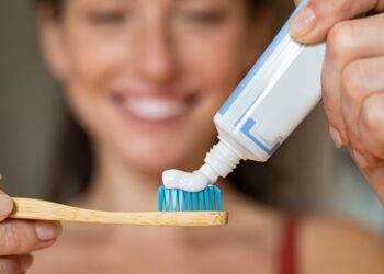 ANMAT prohíbe la crema dental de Colgate por efectos adversos en consumidores