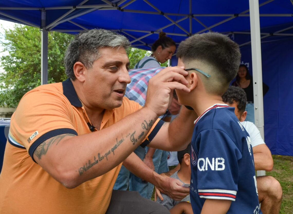 Tartagal: se entregó más de 100 anteojos a niños de escuelas primarias