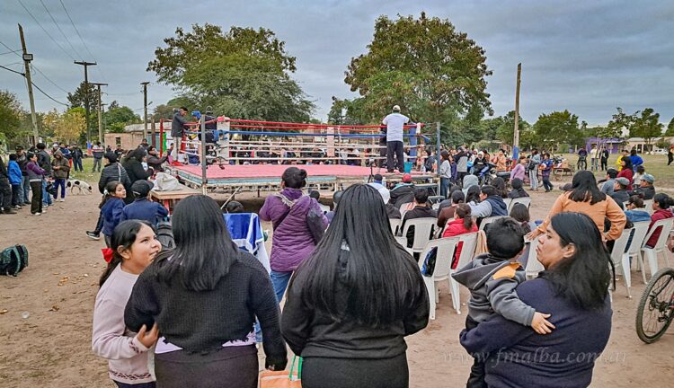 Boxeo: San Antonio cruzó más que puños