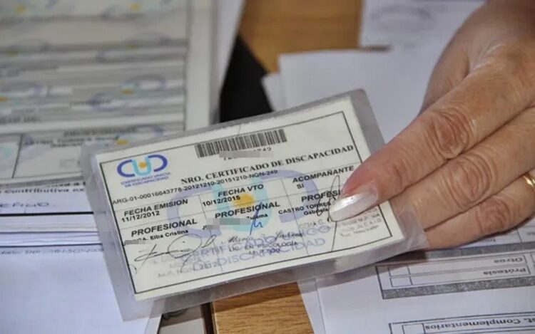 Pensiones adulteradas en Salta: secuestran $8 millones y avanzan con causa federal