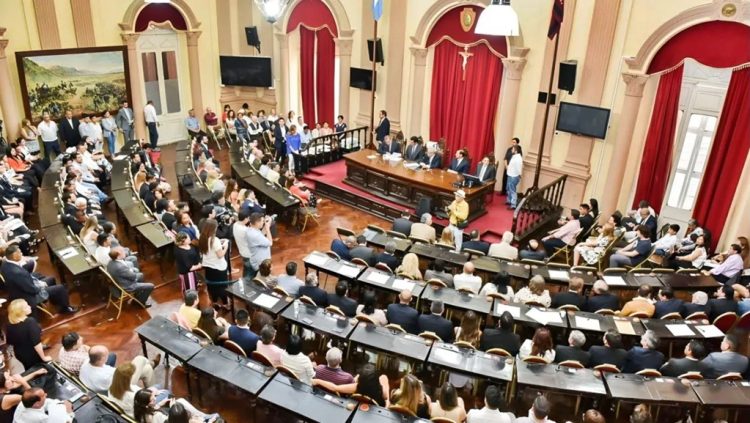 Media sanción en Diputados: se busca prohibir la publicidad de apuestas en bienes públicos