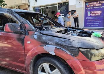Camioneta robada apareció incendiada en pleno centro de Tartagal
