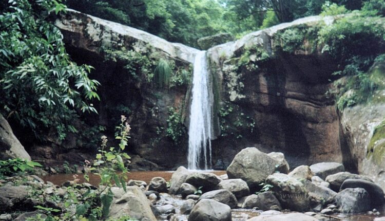Virgen de la Peña: un hombre murió ahogado al intentar rescatar a otra persona