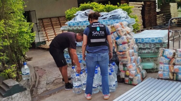 Desarrollo Social brindó asistencia a familias de Tartagal tras las intensas lluvias