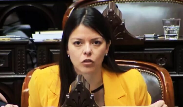 Salta: Emilia Orozco, nuevamente noticia nacional por su viaje a Dubái