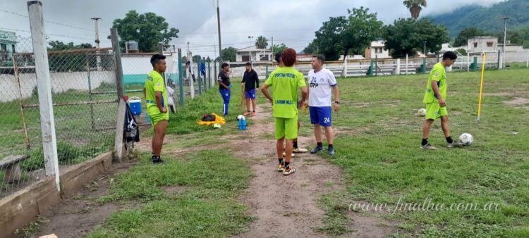 Playoff Regional Amateur: “El Expreso” visita a Defensores de Fraile Pintado