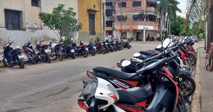 Estacionamiento medido para regular el trabajo de los “trapitos”