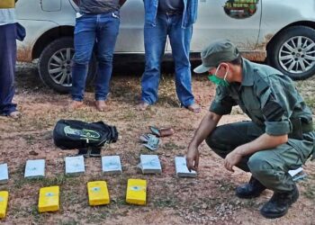 Aguaray: 3 detenidos con 10 kilos de droga dentro de una mochila