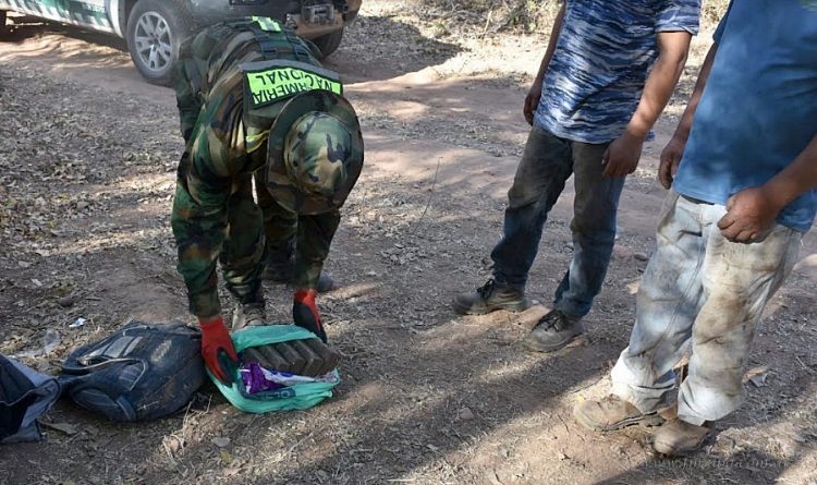 Aguaray: motociclista detenido con cinco paquetes de drogas
