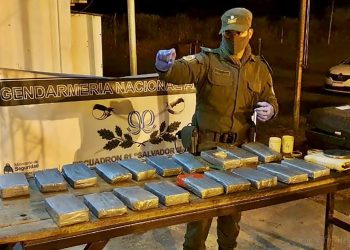 Caraparí: motociclista abandona más de 19 kilos de droga