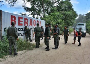 Salvador Mazza: allanamiento en una finca por contrabando de aceite por tubos y soja