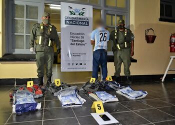 Santiago del Estero: detienen a un peruano con droga oculta en un micro