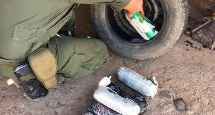 Aguaray: varios kilos de hojas de coca ocultos en bolsas de papas y una rueda de auxilio