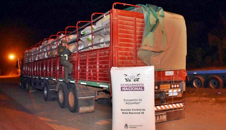 Contrabando de granos: en dos operativos decomisan 95 toneladas