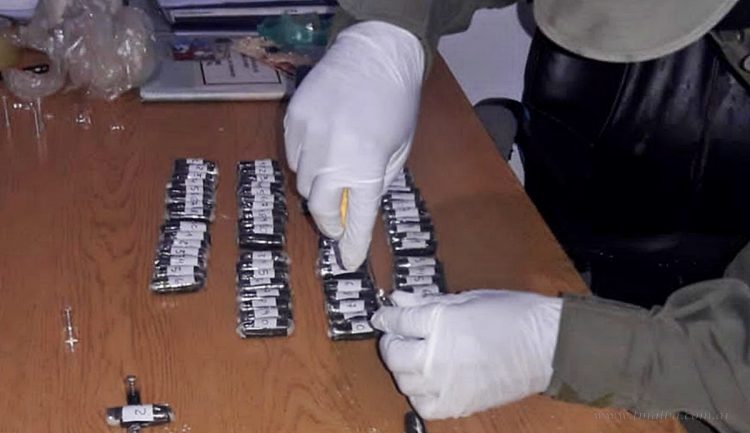 Narcotráfico: detienen a un hombre de nacionalidad boliviana con varias cápsulas de droga