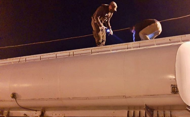 Contrabando: decomisan más de 29.000 litros de aceite de soja y 30.000 kilos de granos