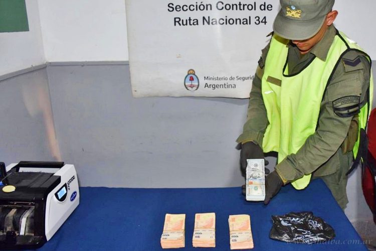 Aguaray: interceptan varios miles de dólares y pesos argentinos