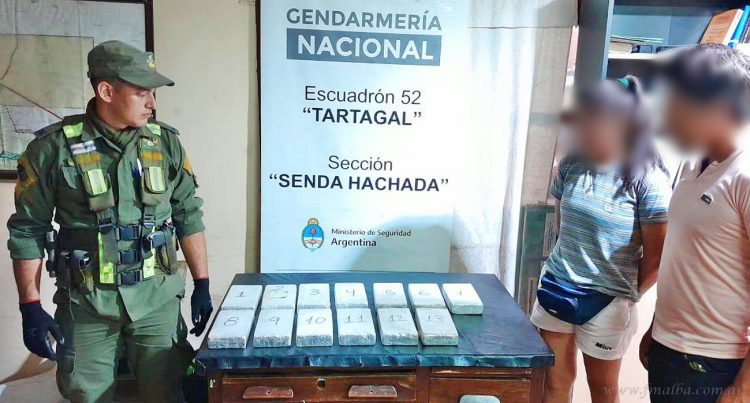 Senda Hachada: gendarmes interceptan más de 10 kilos de drogas