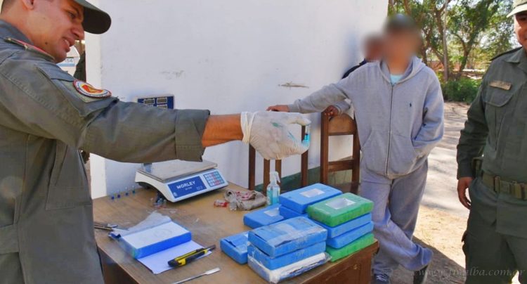 Corral Quemado: camioneta abandonada con casi 200 kilos de drogas