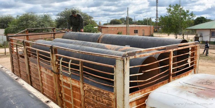 Santa Victoria Este: gendarmes interceptan el contrabando de 21 caños de acero hacia Bolivia