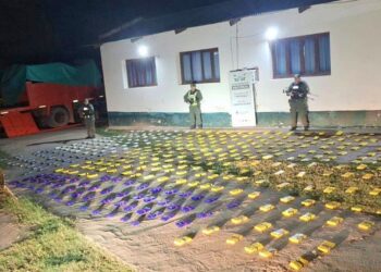 Embarcación: gendarmes incautan más de 400 kilos de droga