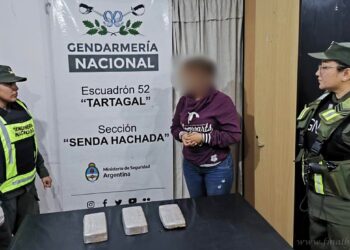Senda Hachada: una mujer fue detenida con tres paquetes de droga, adosados al cuerpo