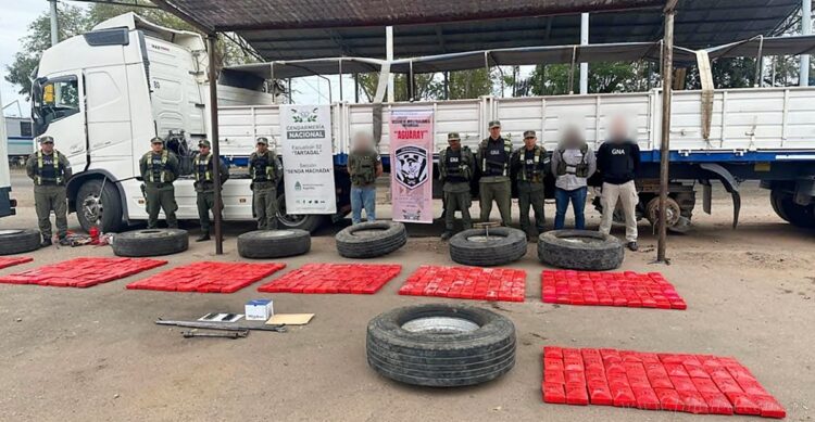 Senda Hachada: gendarmes interceptan varios kilos de cocaína y detienen a ocho personas