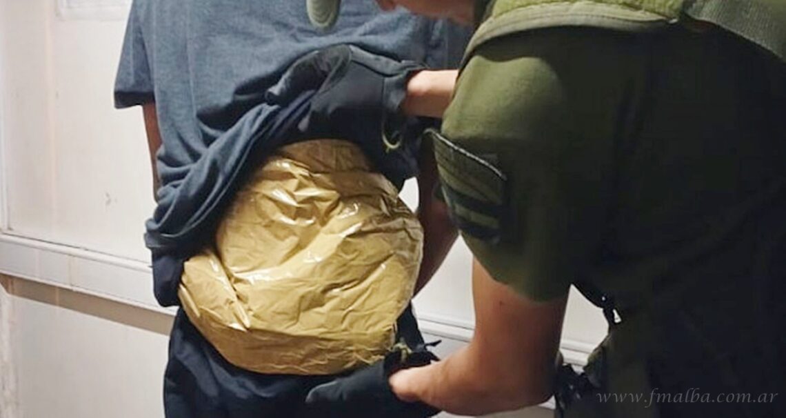 Salvador Mazza: dos pasajeros de remises detenidos por contrabando