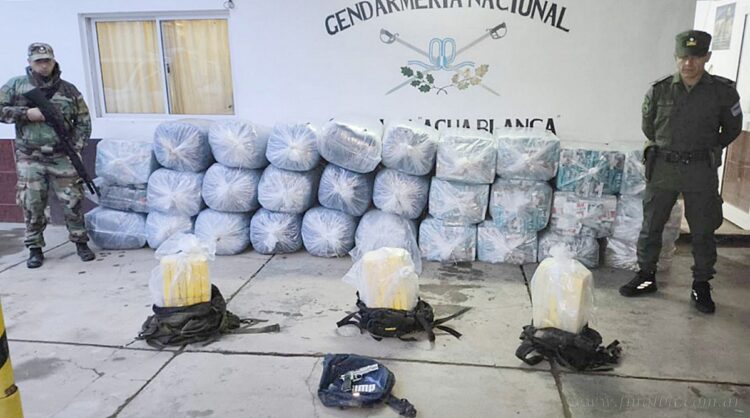 Aguas Blancas: intentaron cruzar el río con droga, mercadería de contrabando y un arma de fuego
