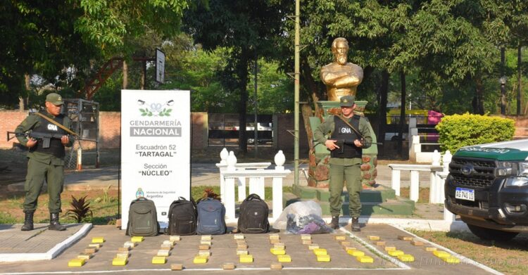Tartagal: gendarmes detienen a dos personas con varios kilos de droga en “La Porcelana”