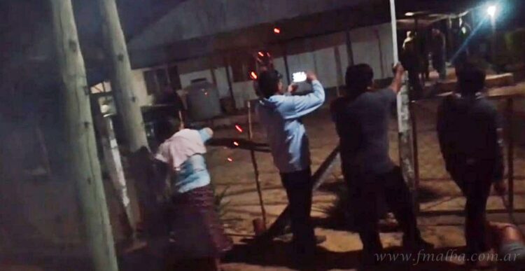 Chaco salteño: originarios enfrentaron a gendarmes por contrabando de chatarra