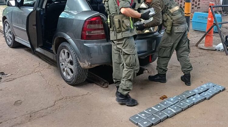 Gendarmería Nacional incautó 23 kilos de droga y 9 armas calibre 9 mm