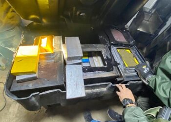 Descubren “cofres metálicos” con 309 kilos de cocaína dentro de tres tanques de combustible