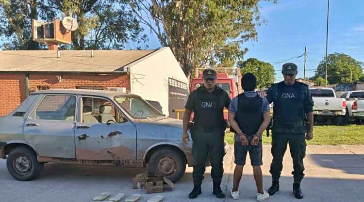 Salvador Mazza: detienen a un ciudadano que abandonó un vehículo con siete kilos de cocaína