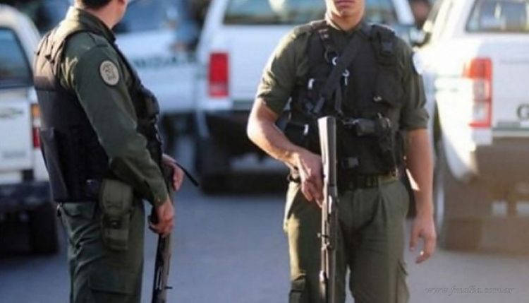 Tartagal: vestidos como gendarmes, y armados, asaltaron al dueño de un taller
