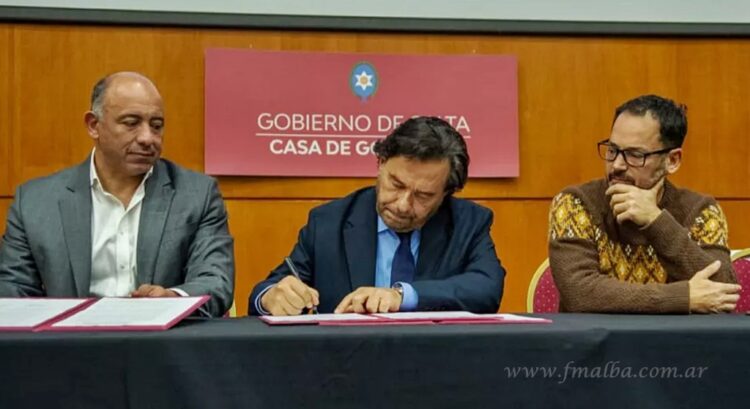 Sáenz lanzó un paquete de estímulo económico con créditos, alivio financiero y beneficios para el consumo