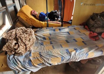 Dormían hacinados en una casilla: hoy reciben reparación histórica