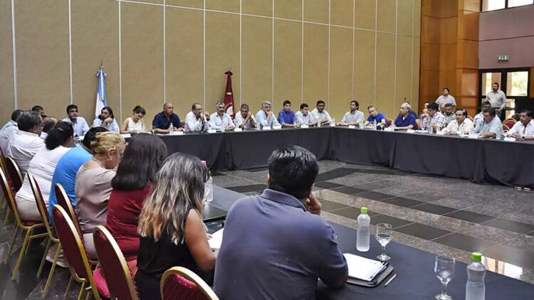 Los gremios aceptaron incremento salarial del 9% para el primer semestre de 2025