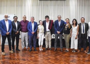 Se presentó en Salta “Un diciembre a toda fiesta”