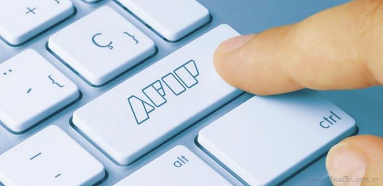 Llamado de la Dirección General de Aduanas