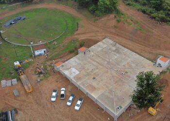 El ministro Dib Ashur supervisó avance de las obras para provisión de agua