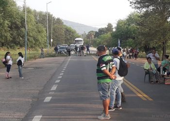 Aguaray: comunidad Capiazuti volvió a cortar el paso por Ruta 34