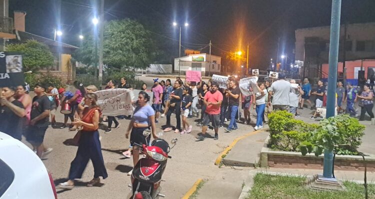 Aguaray: marcha exige justicia para joven víctima de brutal ataque