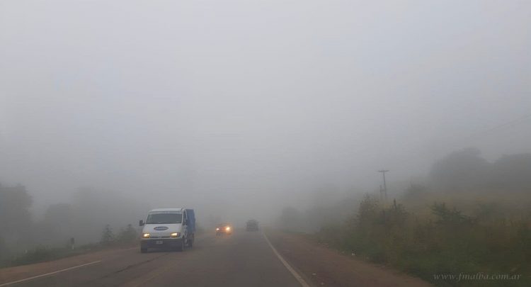 La niebla cubrió al departamento San Martín