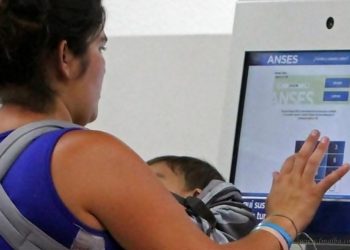 País: beneficiarios de las AUH cobrarán el ahorro del 20 por ciento