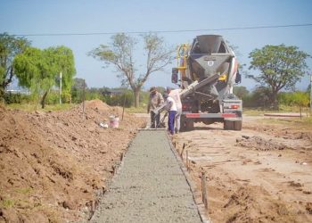 General Ballivián: otorgan a la empresa “3A SRL” la obra para cordón cuneta y adoquinado