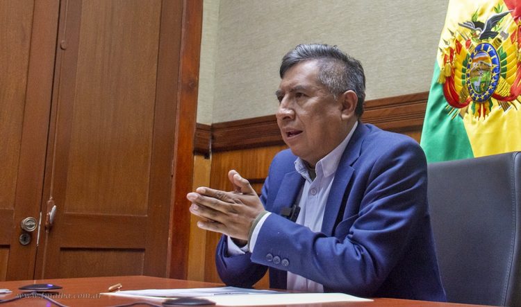 Internacionales: canciller boliviano Rogelio Mayta revela que gobierno de Mauricio Macri proveyó “material bélico” para Sacaba y Senkata